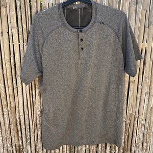 Lululemon metal vent tech SS Henley